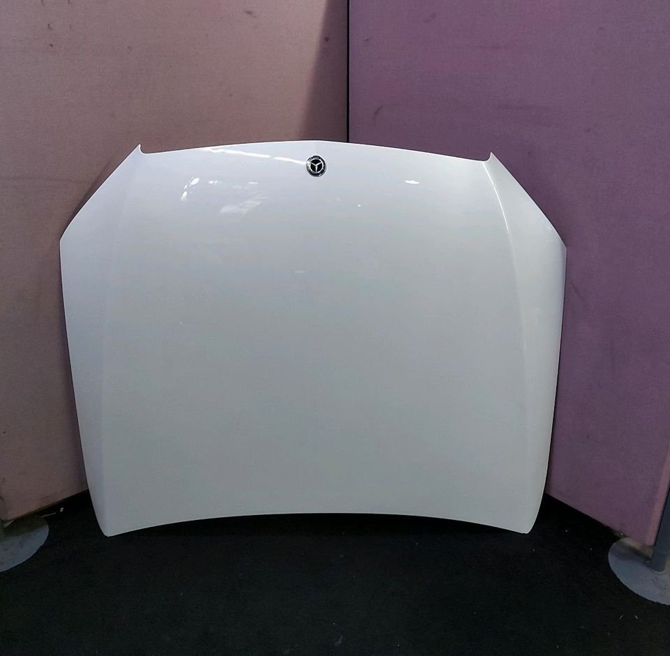 Mercedes C-Klasse W205 AMG 43 Motorhaube Farbcode 799