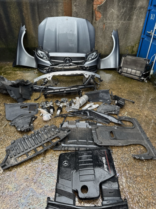 Mercedes C63 AMG Frontpaket Stoßstange Motorhaube Kotflügel 197