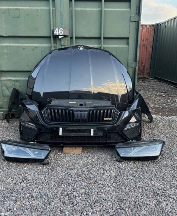 Mercedes C63 AMG Frontpaket Stoßstange Motorhaube Kotflügel 197