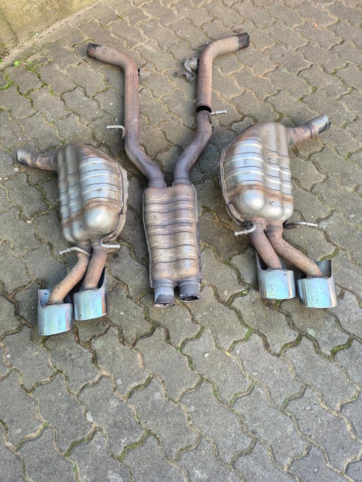 Mercedes C63 w204 Auspuffanlage (leer)