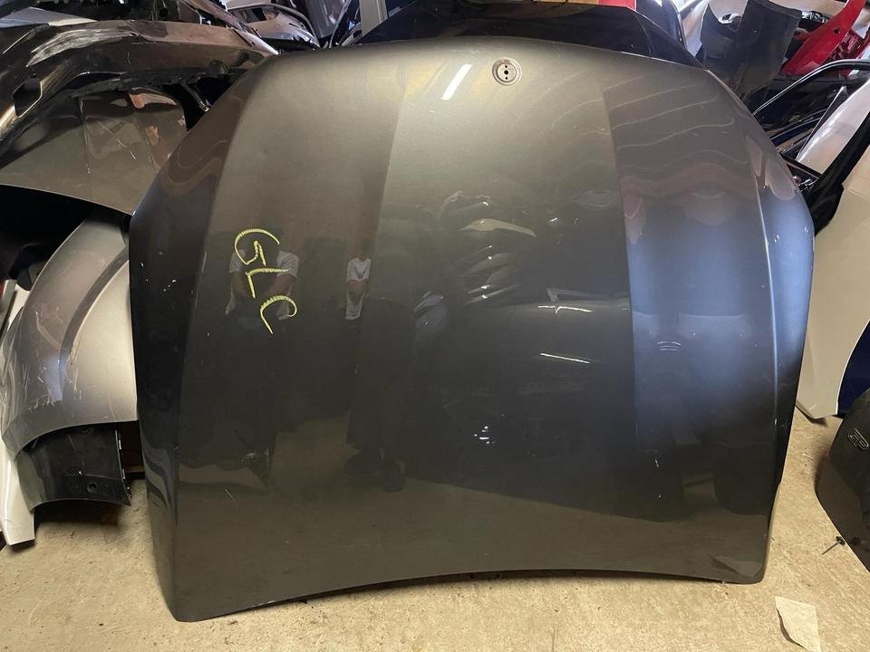 Mercedes GLC Motorhaube