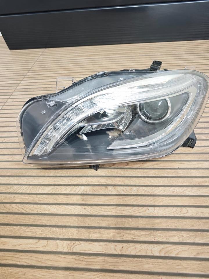Mercedes ML W166 A1668207259 Scheinwerfer Headlights links