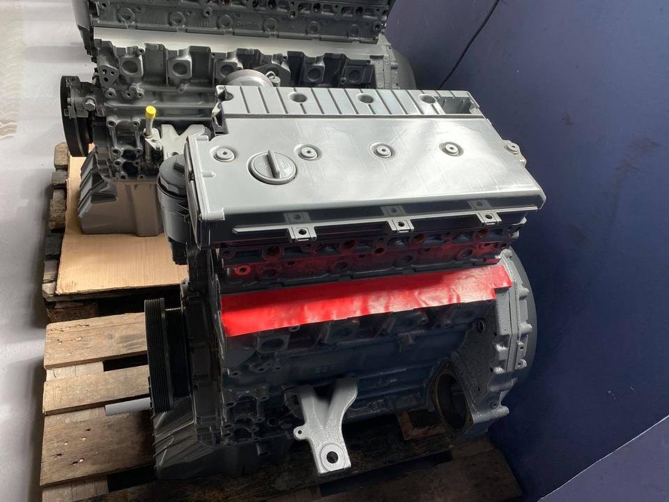 Motor Mercedes-Benz OM 924 LA Euro4 Atego Engine Überholt Nackt