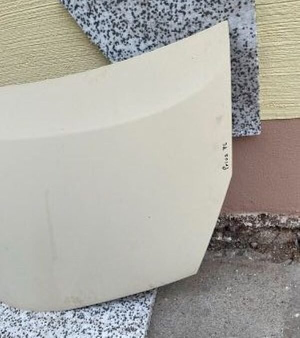 Toyota Prius Plus Motorhaube 2018 Facelift Taxi Fronthaube beige