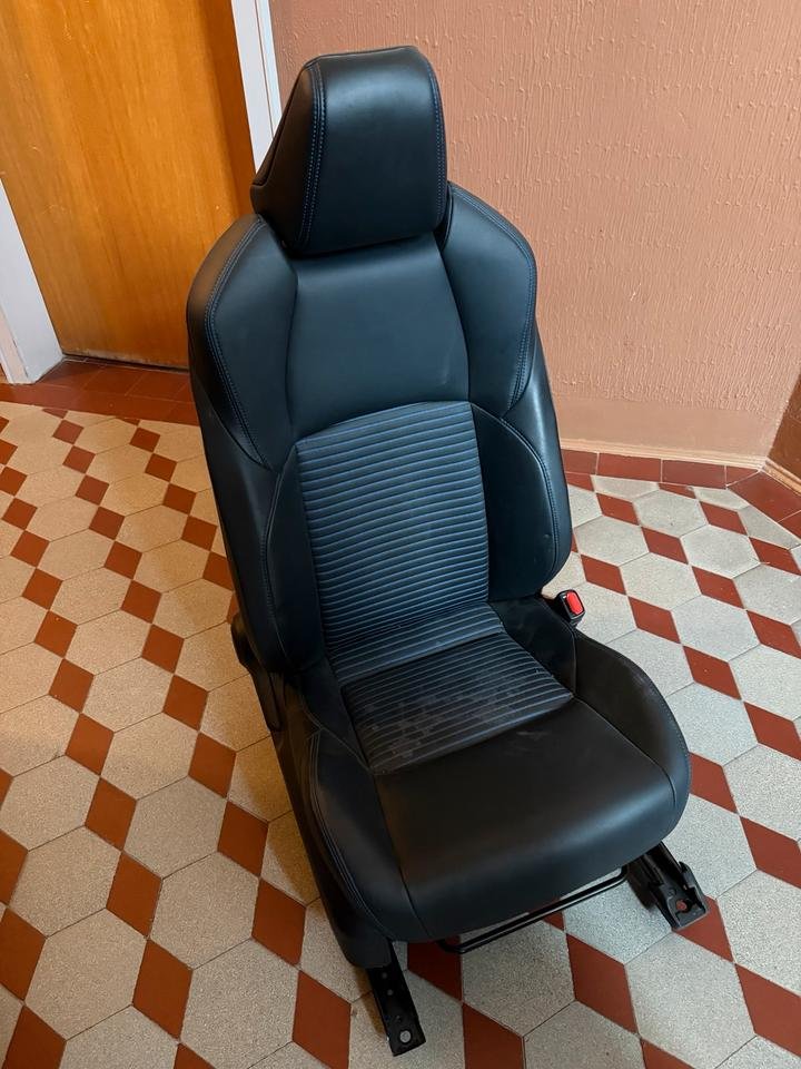 Toyota RAV-4 Sportsitz