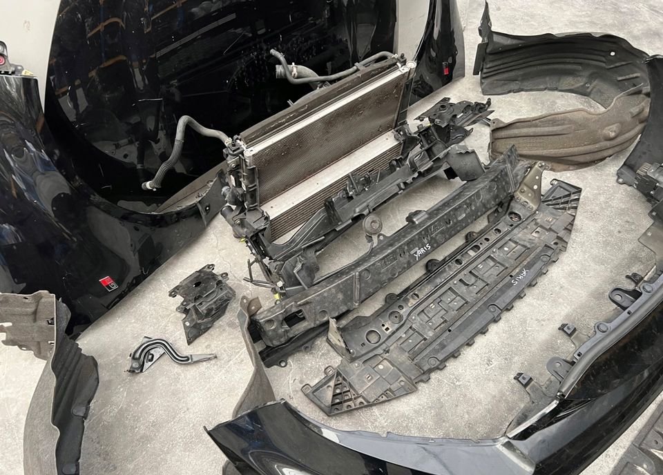 TOYOTA YARIS GR 4 STOSSSTANGE KÜHLER TRÄGER FRONT HAUBE KOTFLÜGEL