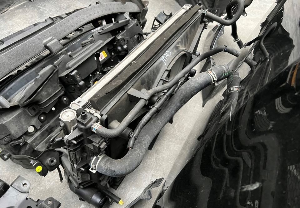 TOYOTA YARIS GR 4 STOSSSTANGE KÜHLER TRÄGER FRONT HAUBE KOTFLÜGEL