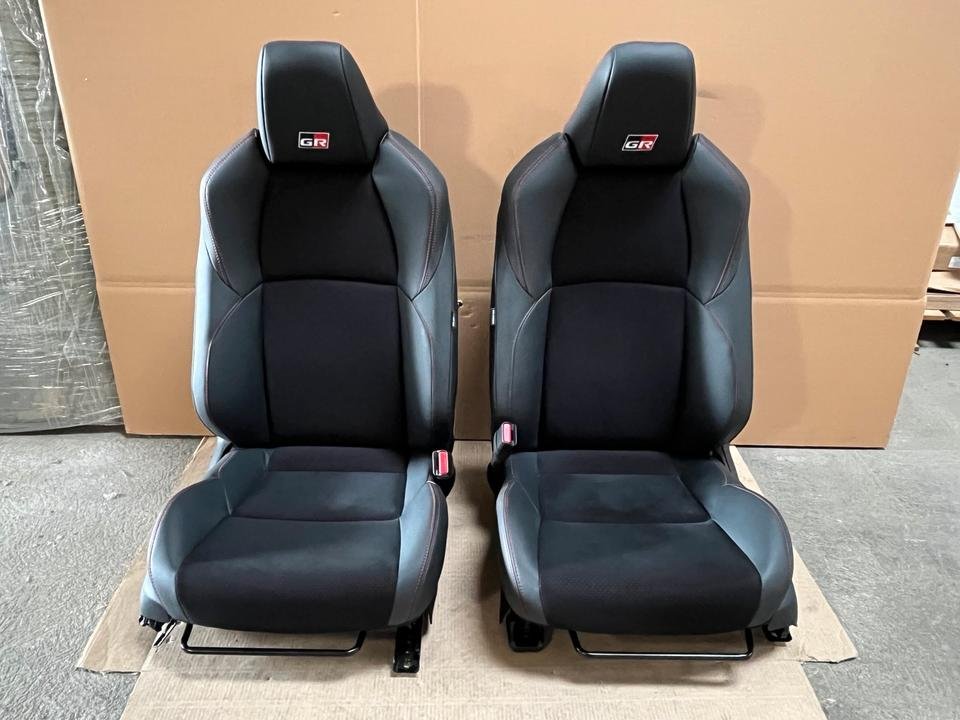 Toyota Yaris XP21 GR 2020>2026 Sport Sitze Alcantara Leder