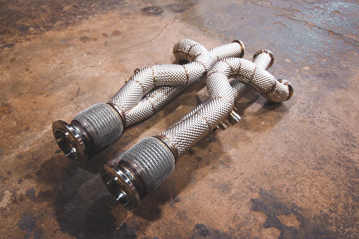 Valvetronic Designs Free Flow Front Pipes for Lamborghini Aventador / S / SV / SVJ [LAM.AVEN.FF/LAM.AVEN.SVJ.FF]