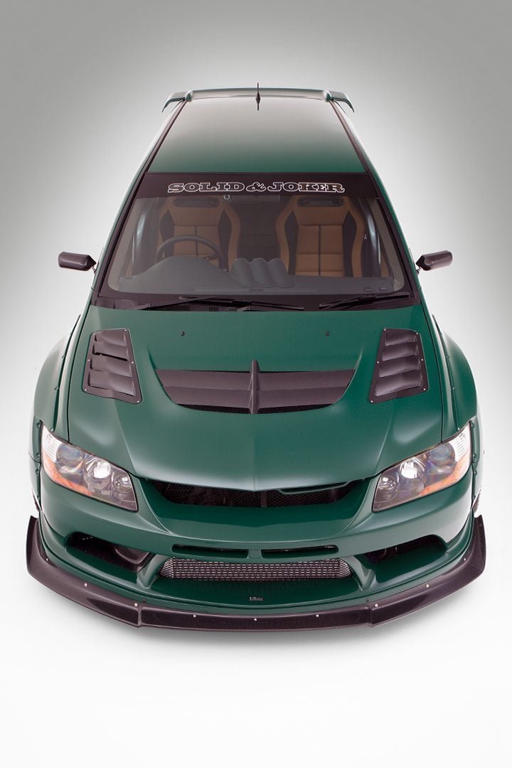 Varis Solid & Joker Cooling Bonnet for CT9W Mitsubishi Lancer Evolution IX Wagon [VBMI-114 / VBMI-115]